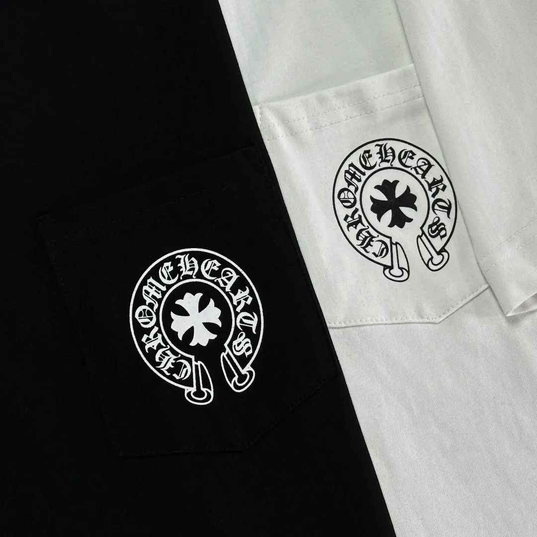 P170 Chrome Hearts 25 high-end versions. The fabric is made of 300 grams of high-density pure cotton. It does not deform or shrink. It has three labels. It is the same style for men and women. Technology: suede foaming + digital printing. Color: white, black. SIZE: S-XL.